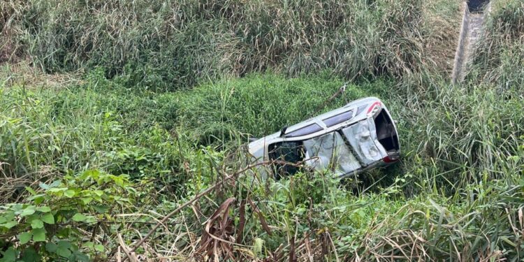 Homem que capotou carro com a filha de 7 anos na Dutra tem prisão convertida em preventiva em São José dos Campos