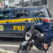 Mulher é resgatada de cárcere privado após pedir ajuda em abordagem da PRF na Dutra, em Taubaté